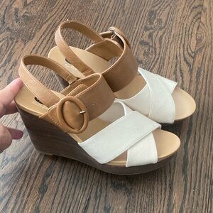 Dr. Scholls beige and tan wedges